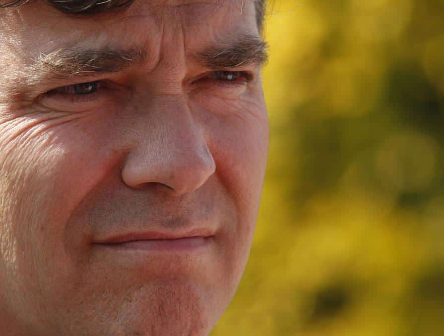 Doux : prise de bec entre Montebourg et Charles Doux. Doux : prise de bec entre Montebourg et Charles Doux.