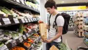 Emballage : Carrefour s&rsquo;engage vers 100% d’emballages recyclables, réutilisables, ou compostables