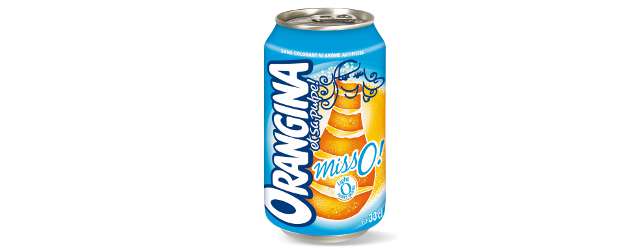 Orangina Miss O lance une canette anti-foot