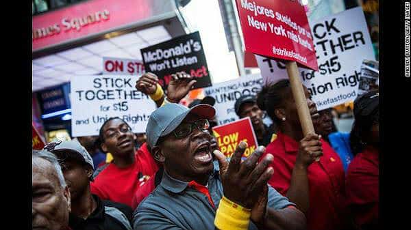 Fast-food : les employés new-yorkais de Mc Donald’s et Burger King en grève pour dénoncer leurs conditions de travail