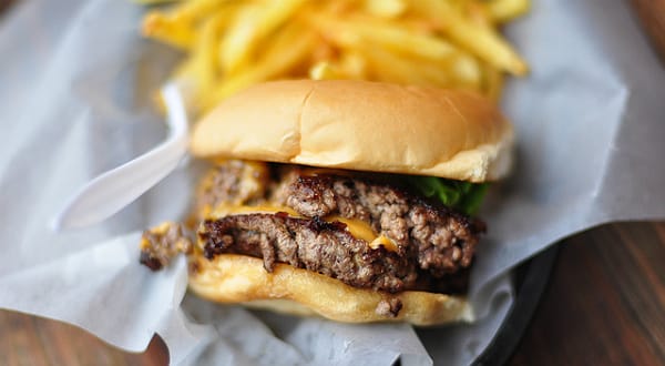 Malbouffe : Les plats moins caloriques dans les fast-food ne connaissent pas le succès
