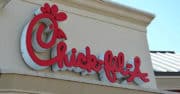 La chaîne de restauration Chick-Fil-A ne servira plus de poulet traité aux antibiotiques