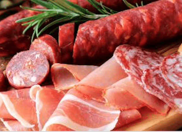 L’EFSA confirme les niveaux de sécurité pour les nitrites et les nitrates ajoutés aux aliments