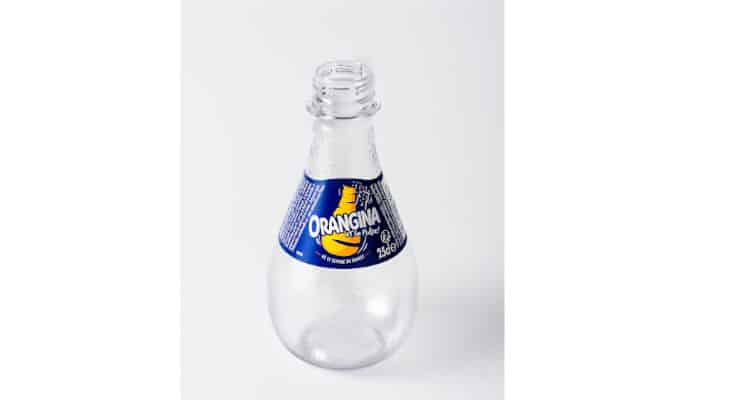 Emballage : De grandes marques présentent leurs premières bouteilles issues d’un procédé de recyclage enzymatique